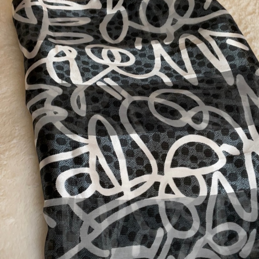 Black and White Squiggle Design Scarf